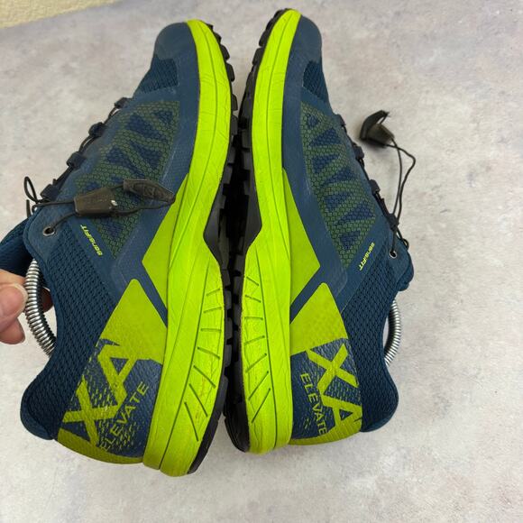 Athletic_Shoes